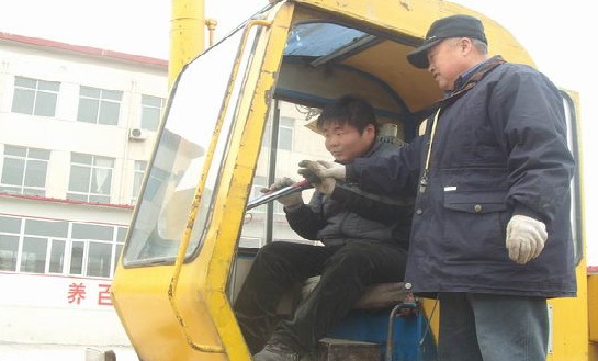 天津挖掘机培训学校